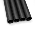 Corte de tubo de fibra de carbono e braçadeiras de carbono